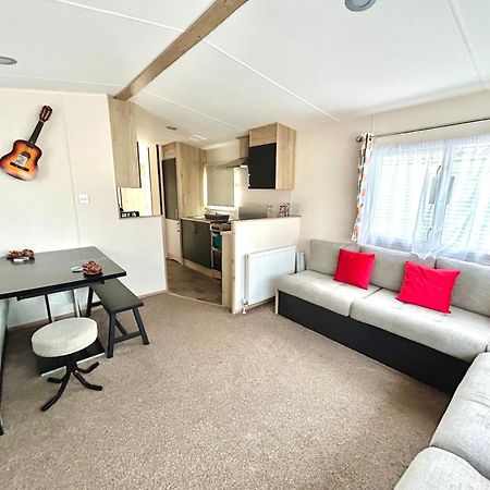 Verbjam 6 Berth Caravan Holiday St Osyth Clacton-On-Sea Exterior photo